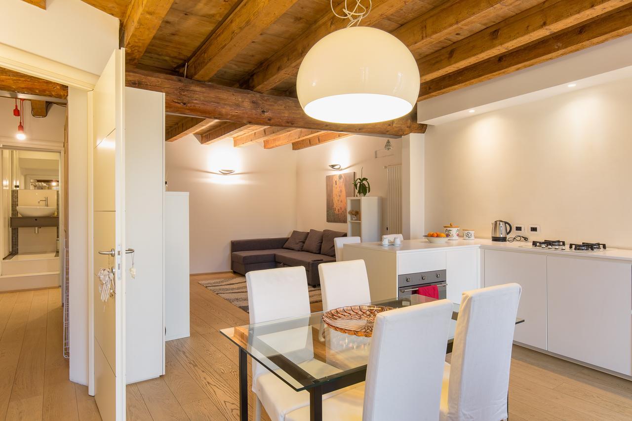 Casa Caterina Apartment เวโรนา ภายนอก รูปภาพ